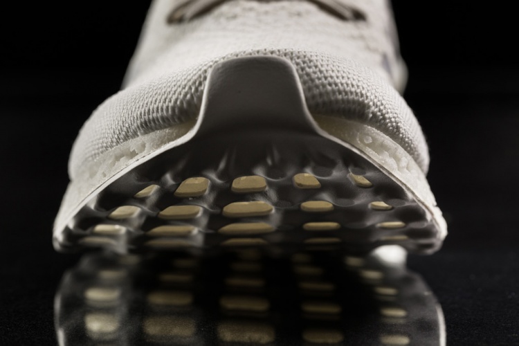 ADIDAS не перестает удивлять, представив кроссовки созданные на 3D-принтере